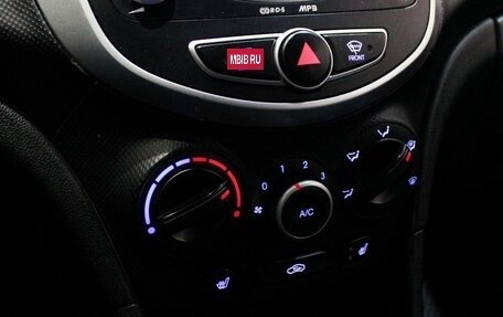 Hyundai Solaris II рестайлинг, 2011 год, 799 000 рублей, 17 фотография