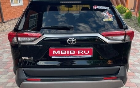 Toyota RAV4, 2020 год, 2 680 000 рублей, 3 фотография