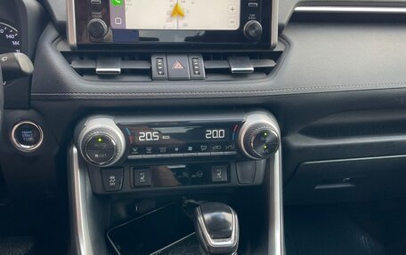 Toyota RAV4, 2020 год, 2 680 000 рублей, 13 фотография