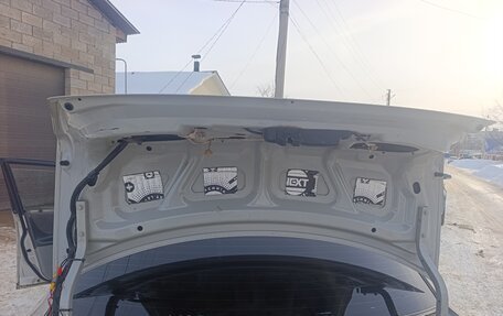 Mazda 323, 2000 год, 300 000 рублей, 6 фотография