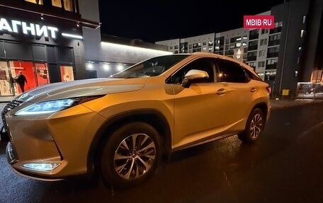 Lexus RX IV рестайлинг, 2019 год, 6 000 000 рублей, 8 фотография