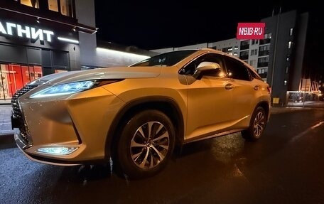 Lexus RX IV рестайлинг, 2019 год, 6 000 000 рублей, 7 фотография
