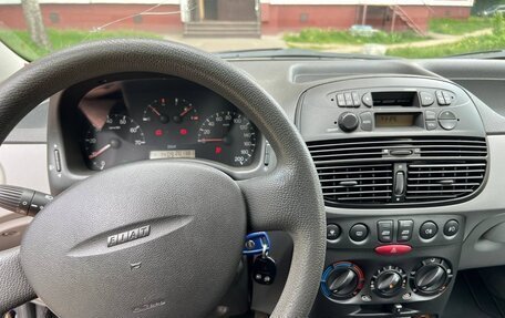 Fiat Punto III Punto Evo рестайлинг, 2000 год, 200 000 рублей, 17 фотография