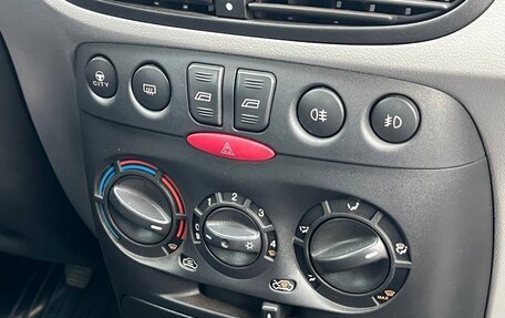 Fiat Punto III Punto Evo рестайлинг, 2000 год, 200 000 рублей, 20 фотография