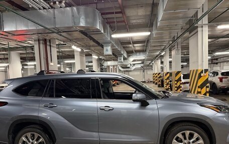 Toyota Highlander, 2021 год, 4 200 000 рублей, 5 фотография