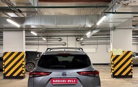 Toyota Highlander, 2021 год, 4 200 000 рублей, 7 фотография