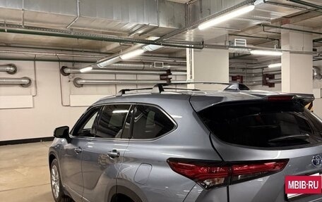 Toyota Highlander, 2021 год, 4 200 000 рублей, 6 фотография