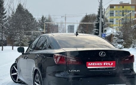 Lexus IS II рестайлинг 2, 2006 год, 800 000 рублей, 8 фотография