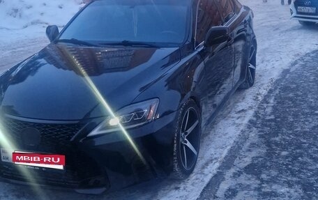 Lexus IS II рестайлинг 2, 2006 год, 800 000 рублей, 2 фотография