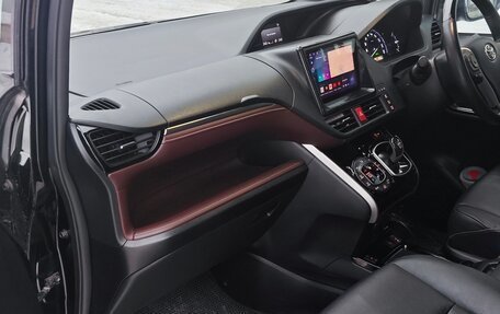 Toyota Esquire I, 2018 год, 2 250 000 рублей, 6 фотография