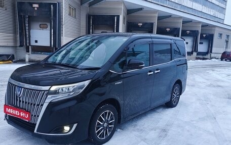 Toyota Esquire I, 2018 год, 2 250 000 рублей, 3 фотография