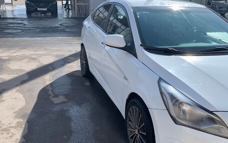 Hyundai Solaris II рестайлинг, 2015 год, 650 000 рублей, 2 фотография