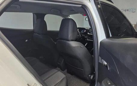 Peugeot 2008 II, 2022 год, 1 470 000 рублей, 8 фотография