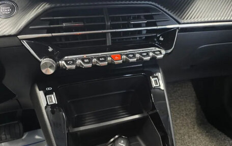 Peugeot 2008 II, 2022 год, 1 470 000 рублей, 6 фотография