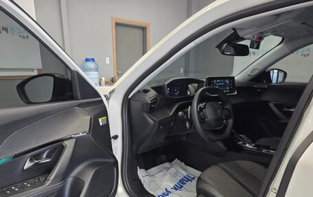 Peugeot 2008 II, 2022 год, 1 470 000 рублей, 4 фотография