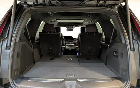 Cadillac Escalade V, 2023 год, 12 990 000 рублей, 10 фотография