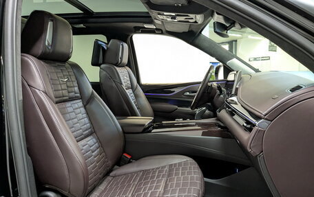 Cadillac Escalade V, 2023 год, 12 990 000 рублей, 26 фотография