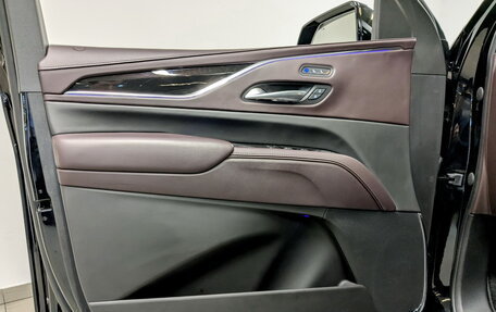 Cadillac Escalade V, 2023 год, 12 990 000 рублей, 21 фотография