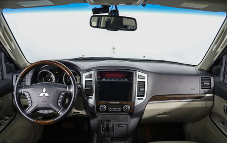 Mitsubishi Pajero IV, 2019 год, 4 249 000 рублей, 11 фотография