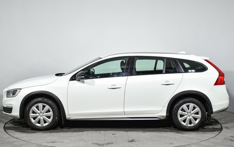 Volvo V60 Cross Country II, 2018 год, 2 200 000 рублей, 8 фотография