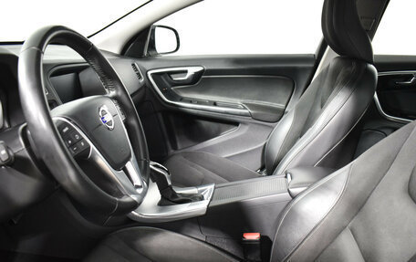 Volvo V60 Cross Country II, 2018 год, 2 200 000 рублей, 10 фотография