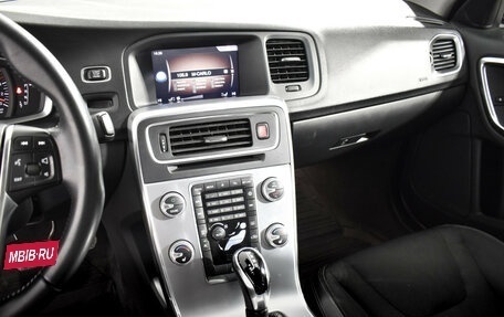 Volvo V60 Cross Country II, 2018 год, 2 200 000 рублей, 17 фотография