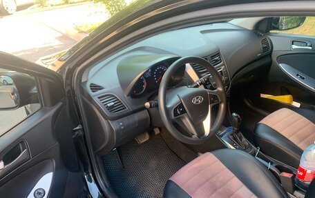 Hyundai Solaris II рестайлинг, 2015 год, 950 000 рублей, 2 фотография