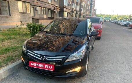 Hyundai Solaris II рестайлинг, 2015 год, 950 000 рублей, 4 фотография