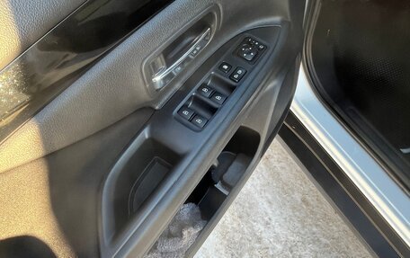 Mitsubishi Outlander III рестайлинг 3, 2021 год, 2 500 000 рублей, 13 фотография