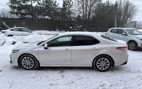 Toyota Camry, 2021 год, 2 600 000 рублей, 2 фотография