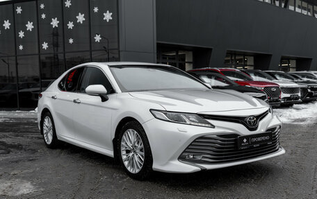 Toyota Camry, 2019 год, 2 845 000 рублей, 2 фотография