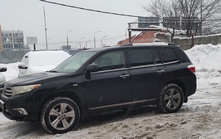 Toyota Highlander III, 2013 год, 2 000 000 рублей, 2 фотография