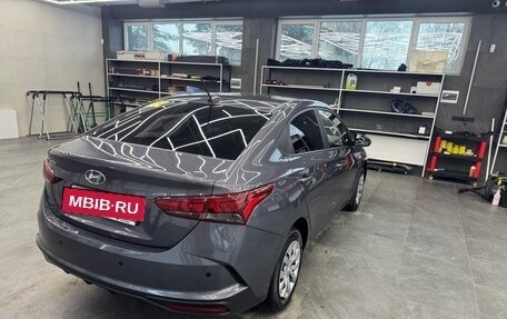 Hyundai Solaris II рестайлинг, 2022 год, 1 700 000 рублей, 4 фотография