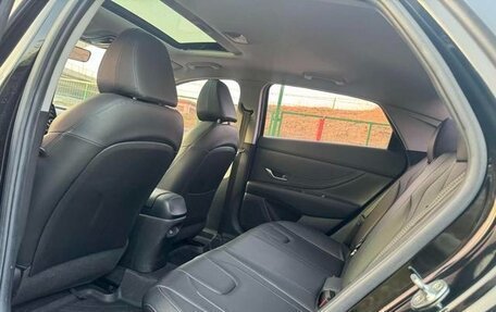 Hyundai Elantra, 2022 год, 1 290 000 рублей, 9 фотография