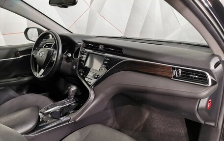 Toyota Camry, 2018 год, 2 175 000 рублей, 11 фотография