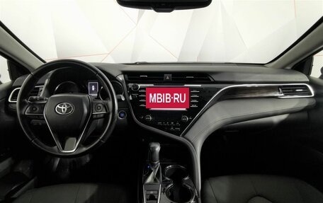 Toyota Camry, 2018 год, 2 175 000 рублей, 12 фотография