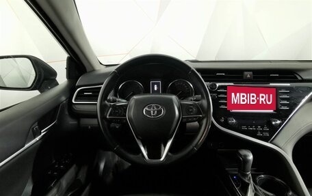 Toyota Camry, 2018 год, 2 175 000 рублей, 18 фотография