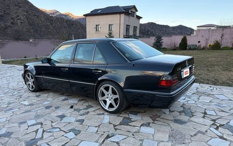 Mercedes-Benz E-Класс, 1994 год, 8 100 000 рублей, 3 фотография