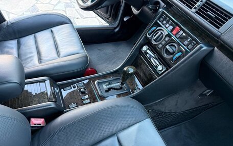 Mercedes-Benz E-Класс, 1994 год, 8 100 000 рублей, 11 фотография