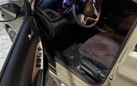 Hyundai Solaris II рестайлинг, 2013 год, 820 000 рублей, 9 фотография