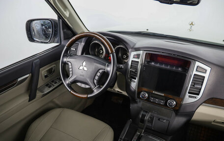 Mitsubishi Pajero IV, 2019 год, 4 249 000 рублей, 10 фотография