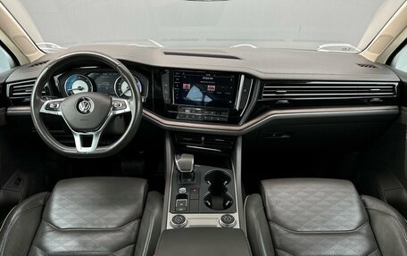 Volkswagen Touareg III, 2018 год, 4 495 900 рублей, 7 фотография