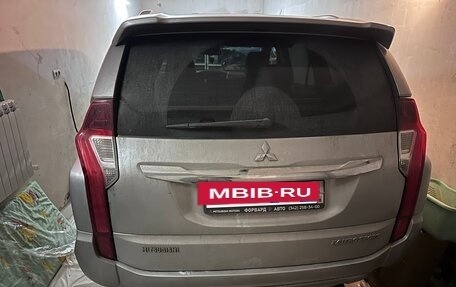 Mitsubishi Pajero Sport III рестайлинг, 2018 год, 4 000 000 рублей, 2 фотография