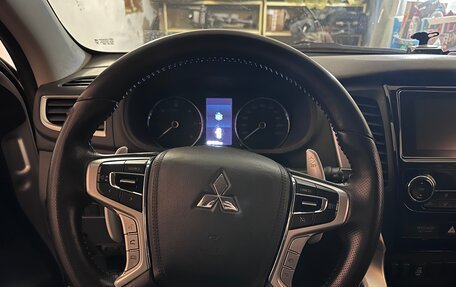 Mitsubishi Pajero Sport III рестайлинг, 2018 год, 4 000 000 рублей, 9 фотография