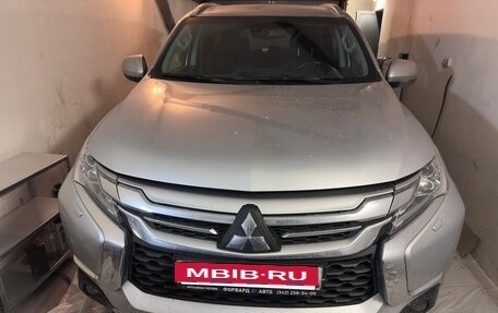 Mitsubishi Pajero Sport III рестайлинг, 2018 год, 4 000 000 рублей, 10 фотография