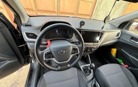 Hyundai Solaris II рестайлинг, 2018 год, 1 020 000 рублей, 8 фотография