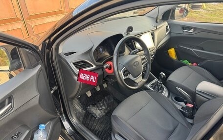 Hyundai Solaris II рестайлинг, 2018 год, 1 020 000 рублей, 7 фотография