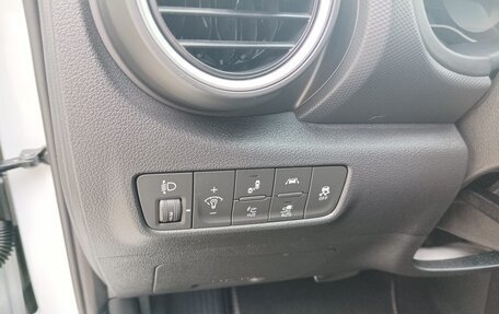 Hyundai Kona I, 2020 год, 2 650 000 рублей, 12 фотография