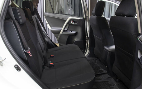 Toyota RAV4, 2017 год, 2 398 000 рублей, 12 фотография