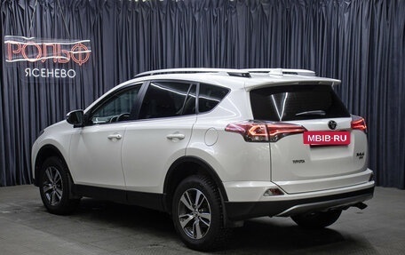 Toyota RAV4, 2017 год, 2 398 000 рублей, 7 фотография